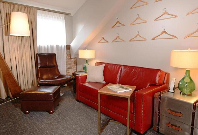 수피리어 스튜디오, The Crawford