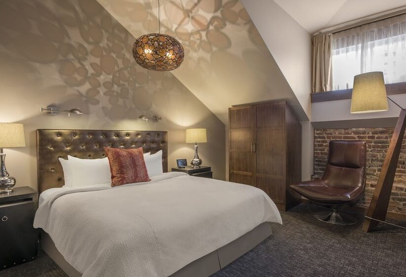 디럭스 룸 킹사이즈 침대, The Crawford