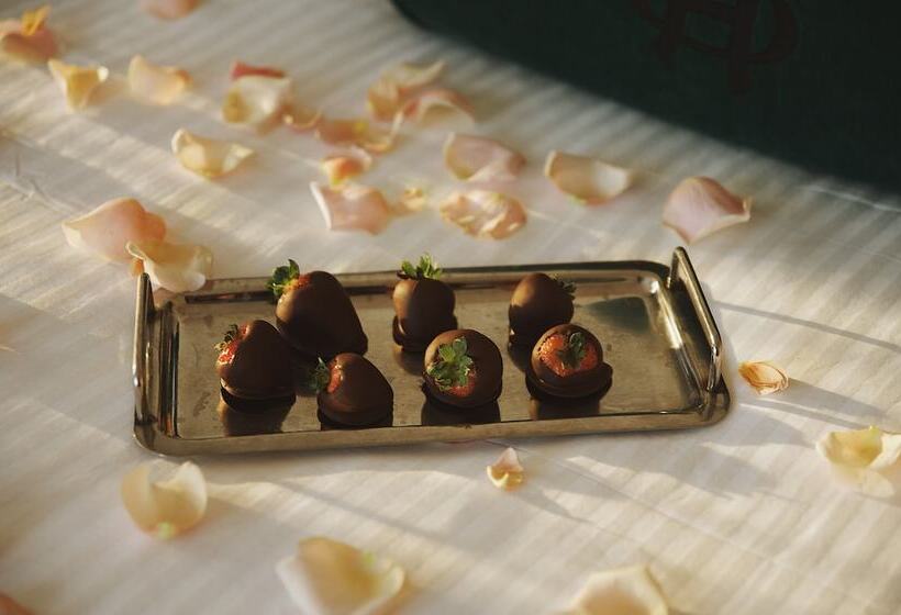 스탠다드 룸 킹사이즈 침대, The Crawford