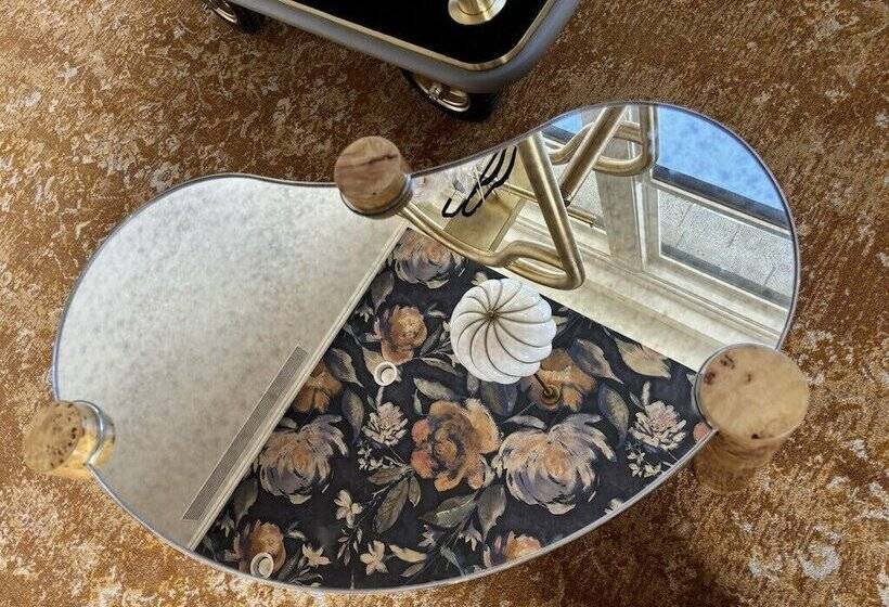 스탠다드 룸 킹사이즈 침대, The Crawford