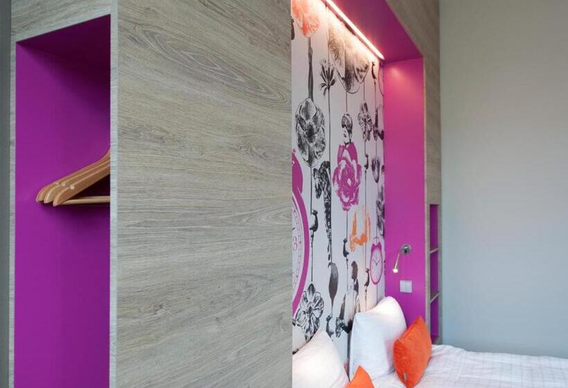 Семейный Номер, Motel L Hammarby Sjöstad