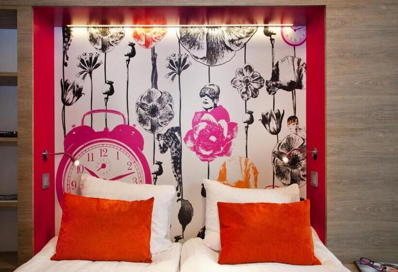 家庭间, Motel L Hammarby Sjöstad