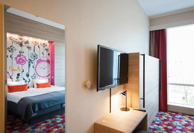 Семейный Номер, Motel L Hammarby Sjöstad