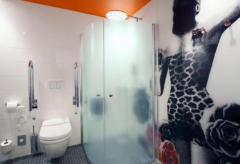 家庭间, Motel L Hammarby Sjöstad