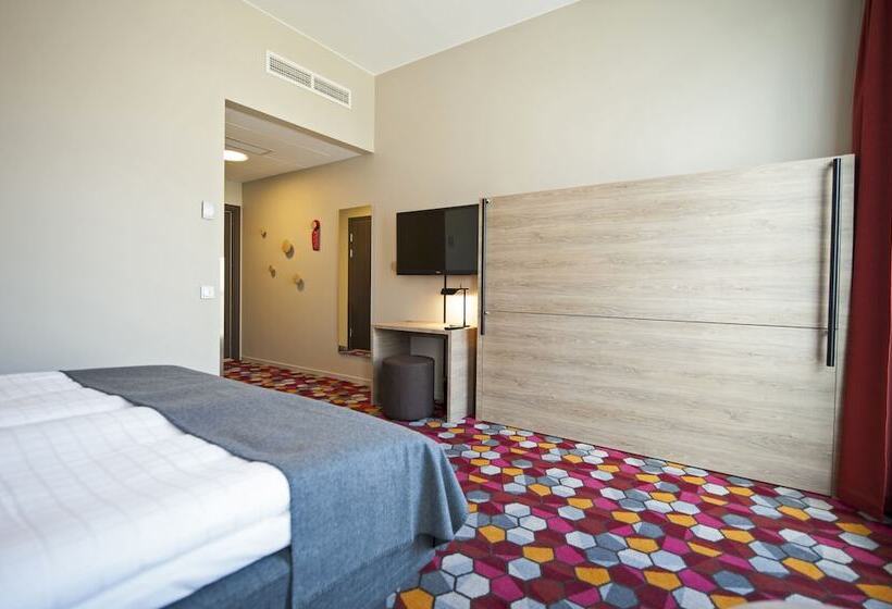 家庭间, Motel L Hammarby Sjöstad