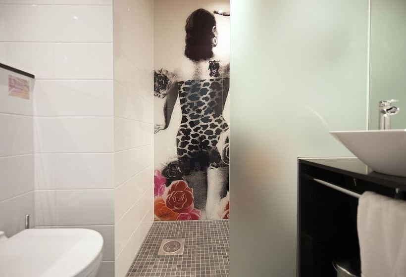 Семейный Номер, Motel L Hammarby Sjöstad