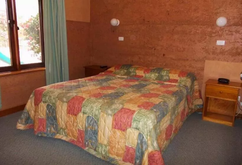 آپارتمان 2 خوابه, Mud Hut Motel
