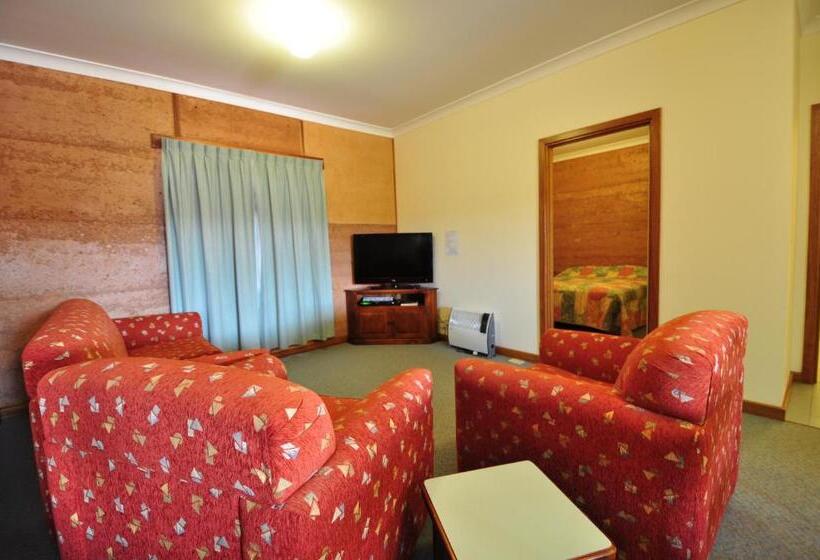 آپارتمان 2 خوابه, Mud Hut Motel