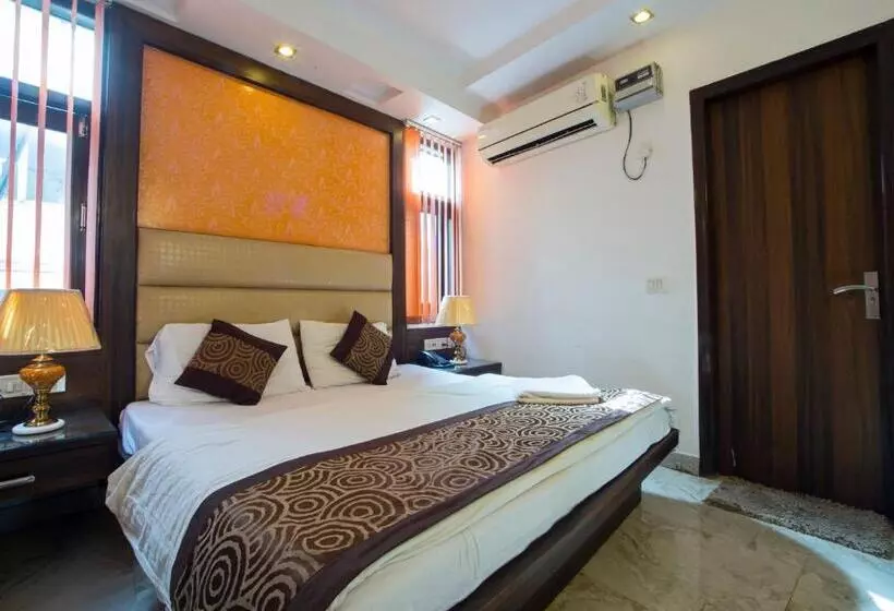 デラックスルーム, Shri Vinayak At New Delhi Railway Station By Rcg Hotels