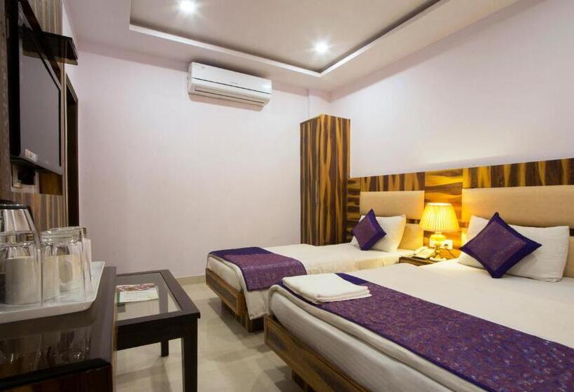 デラックストリプルルーム, Shri Vinayak At New Delhi Railway Station By Rcg Hotels
