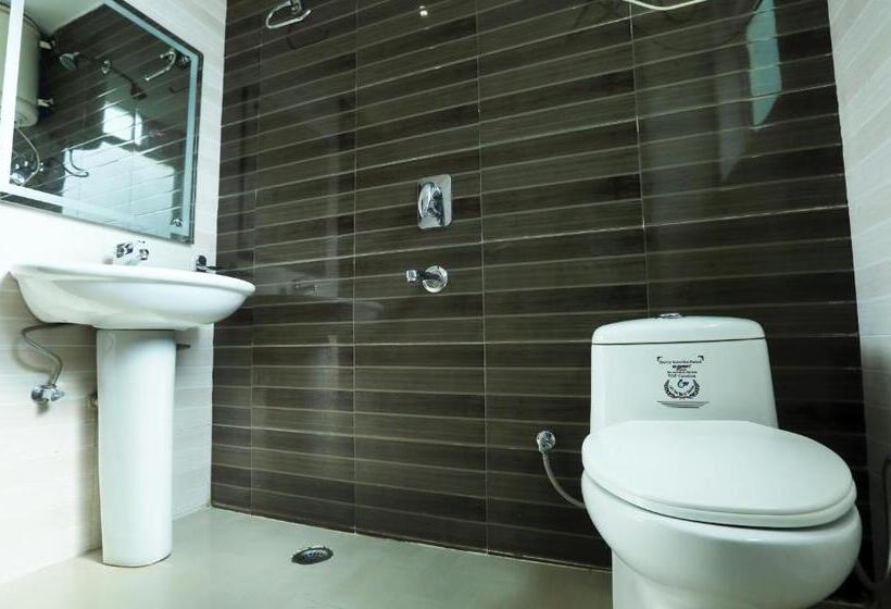 スイート(家族用), Shri Vinayak At New Delhi Railway Station By Rcg Hotels