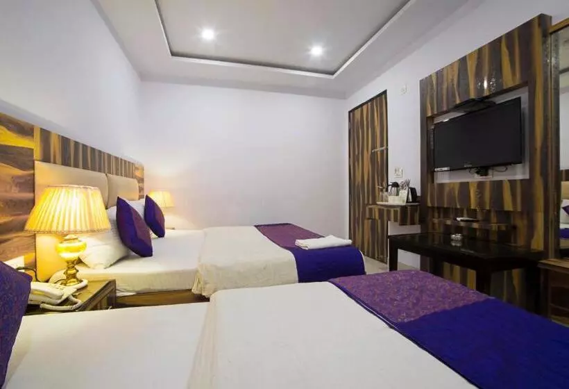 スイート（家族用）, Shri Vinayak At New Delhi Railway Station By Rcg Hotels