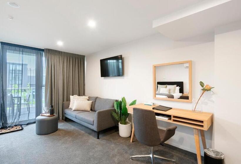 Апартаменты 1 Спальня с Балконом, Southwark Hotel & Apartments