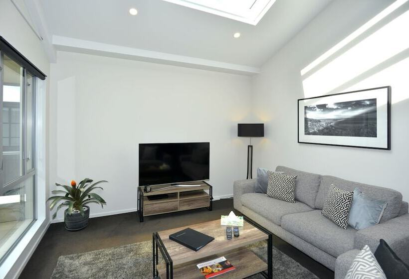 Апартаменты Ejecutiva 2 Спальни, Southwark Hotel & Apartments