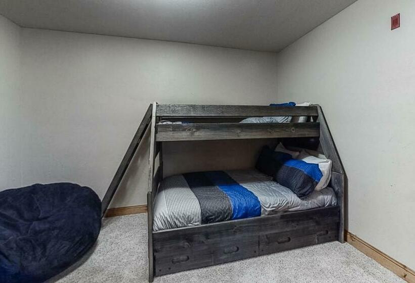 דירת שלושה חדרים, Mountain Retreat On 1st