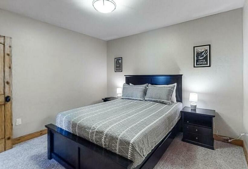 דירת שלושה חדרים, Mountain Retreat On 1st