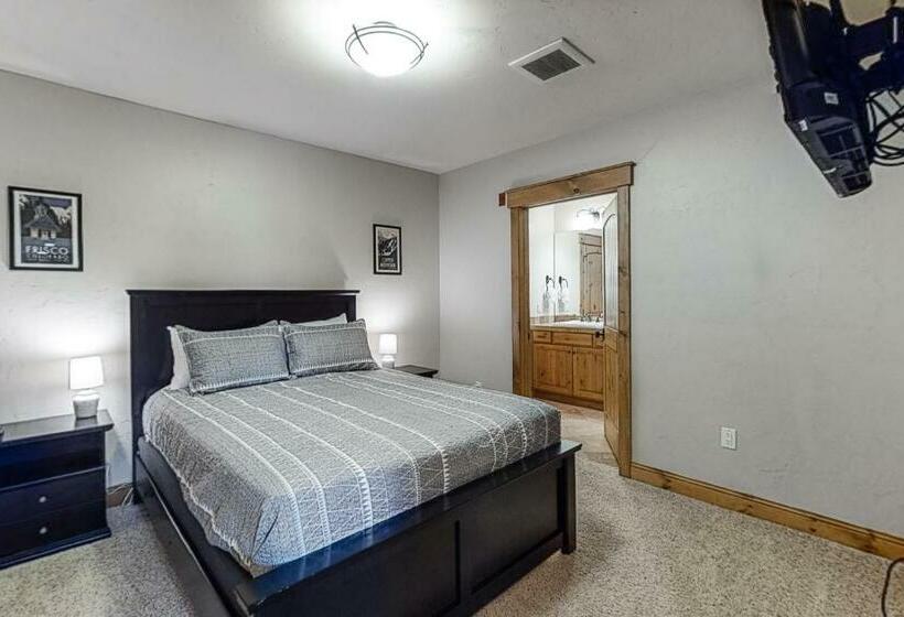 דירת שלושה חדרים, Mountain Retreat On 1st