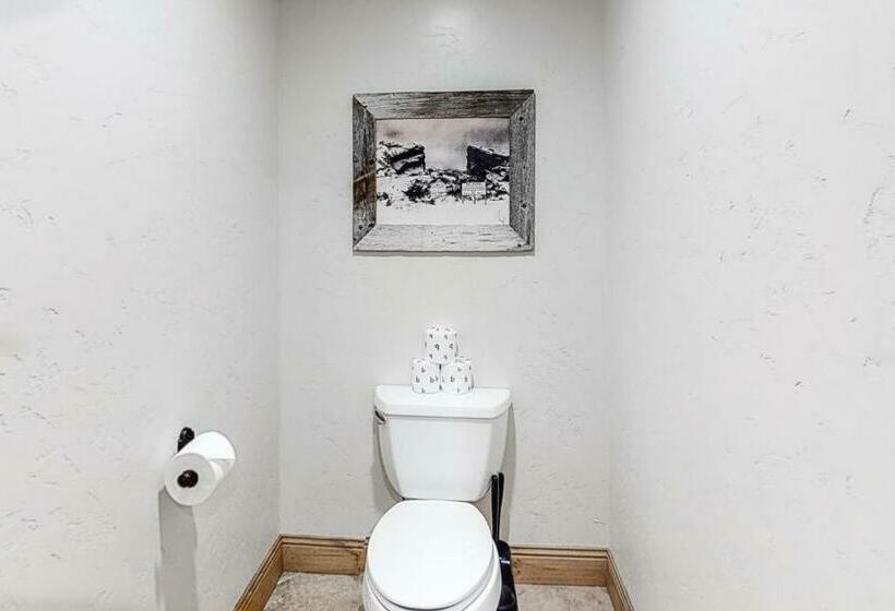 דירת שלושה חדרים, Mountain Retreat On 1st