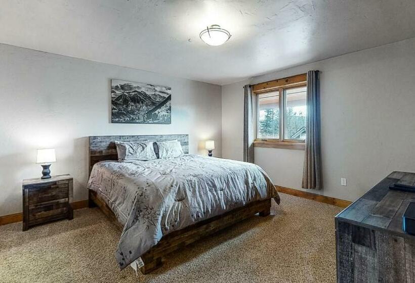 דירת שלושה חדרים, Mountain Retreat On 1st