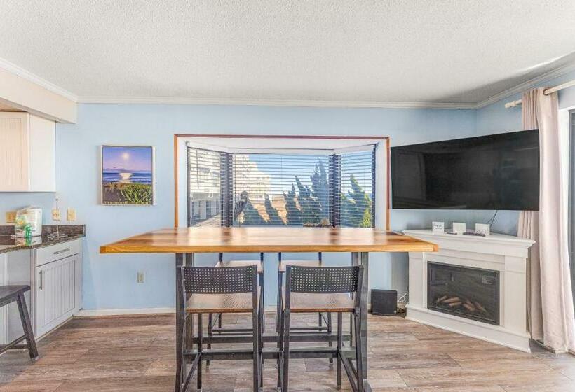 آپارتمان 2 خوابه, Golden Surf