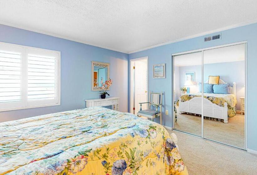 آپارتمان 2 خوابه, Golden Surf