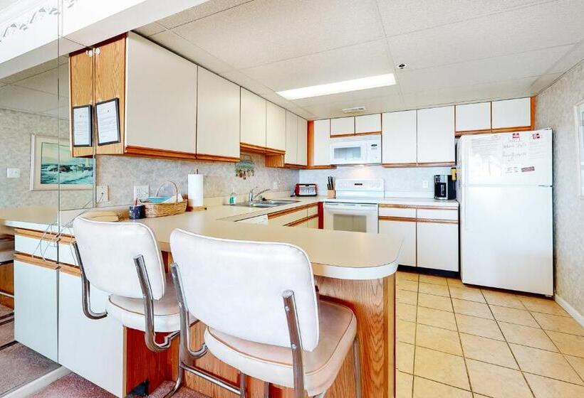 آپارتمان 1 خوابه, Golden Surf