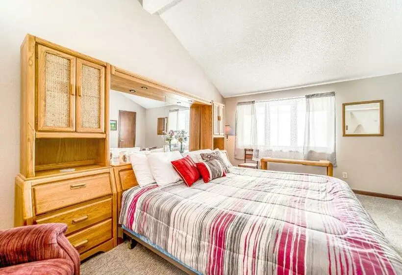 ２ベッドルームアパートメント, Granby Condo With Views