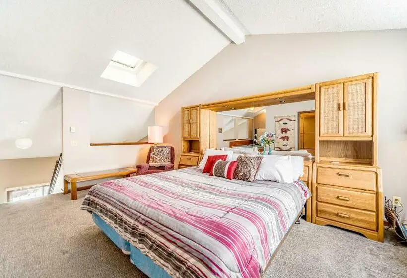 ２ベッドルームアパートメント, Granby Condo With Views
