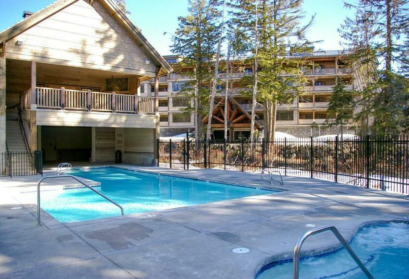 شقة 3 غرف, Grand Lodge South #102