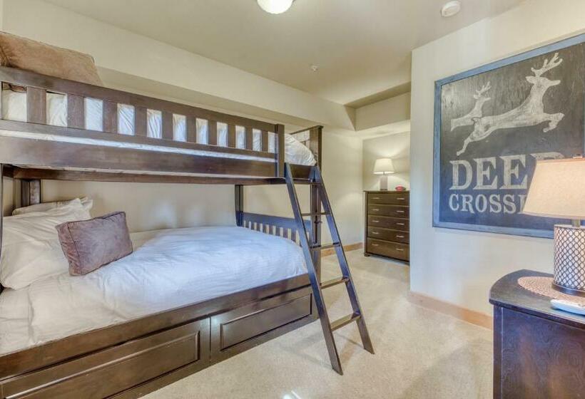 شقة 3 غرف, Grand Lodge South #102