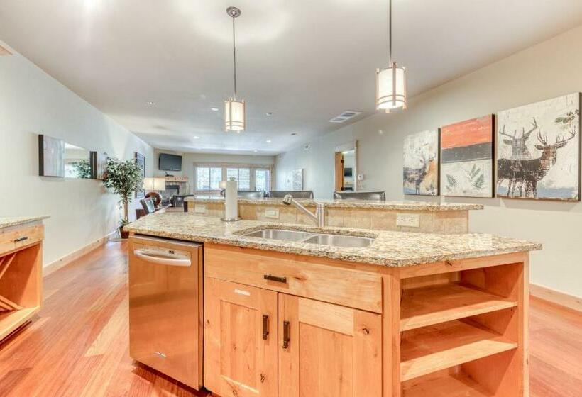 شقة 3 غرف, Grand Lodge South #102