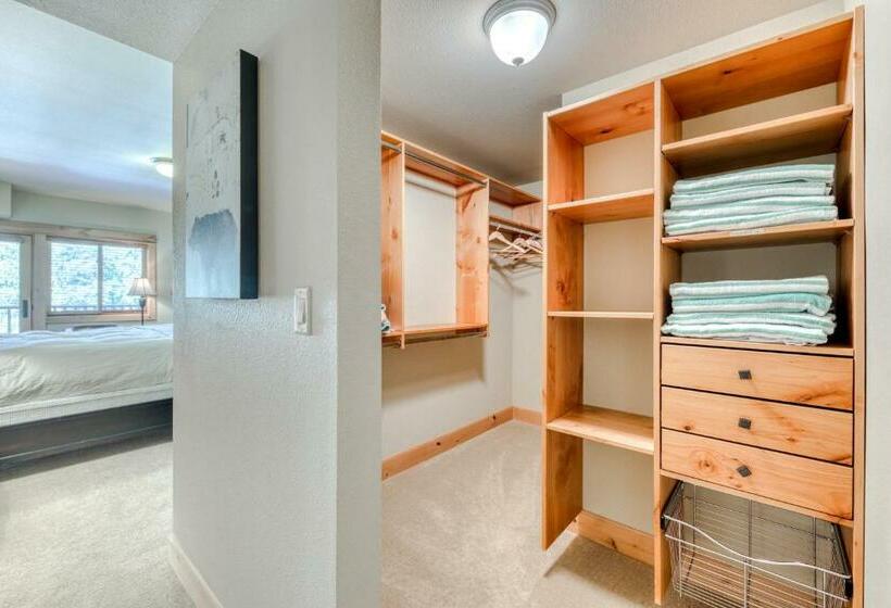 شقة 3 غرف, Grand Lodge South #102