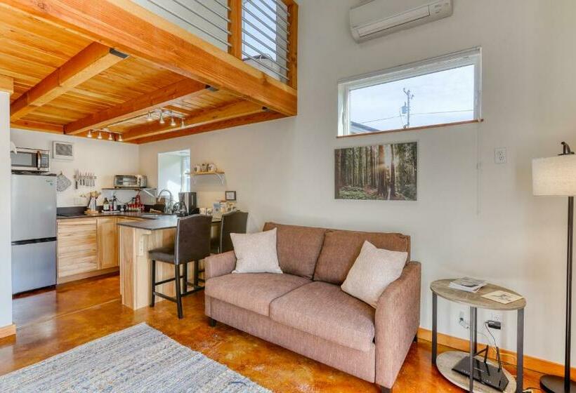 스탠다드 스튜디오, Sequoia Cottage