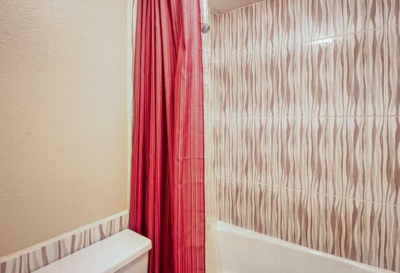 דירת שני חדרים, Debbie S Den