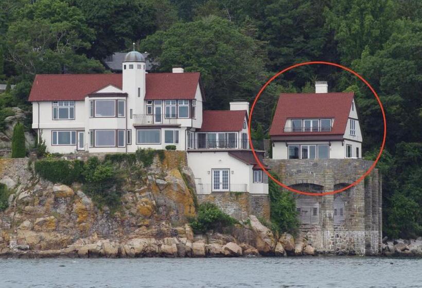 إستوديو قياسى, Point Radio Cottage