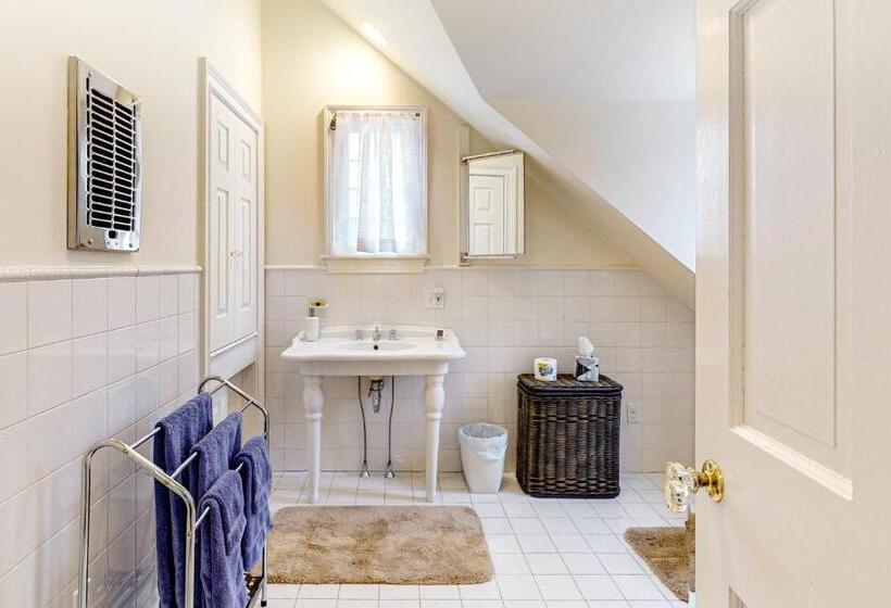 إستوديو قياسى, Point Radio Cottage