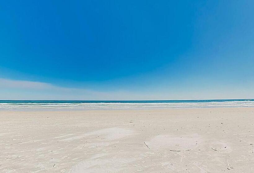 آپارتمان 2 خوابه, Sea Fair Condo Unit 12128