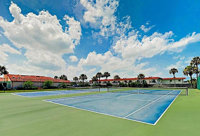 آپارتمان 2 خوابه, Sea Fair Condo Unit 12128