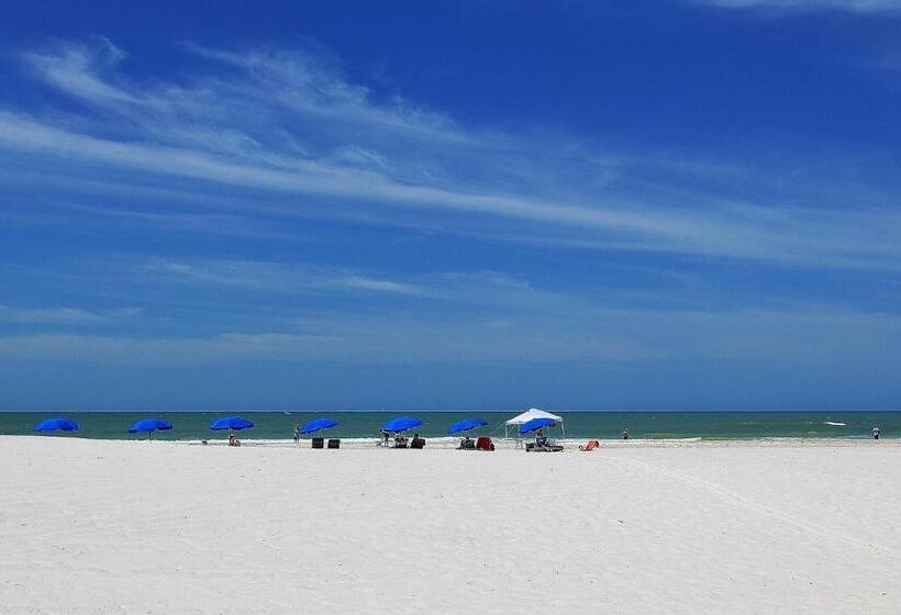 شقة غرفتين, Sea Breeze 702