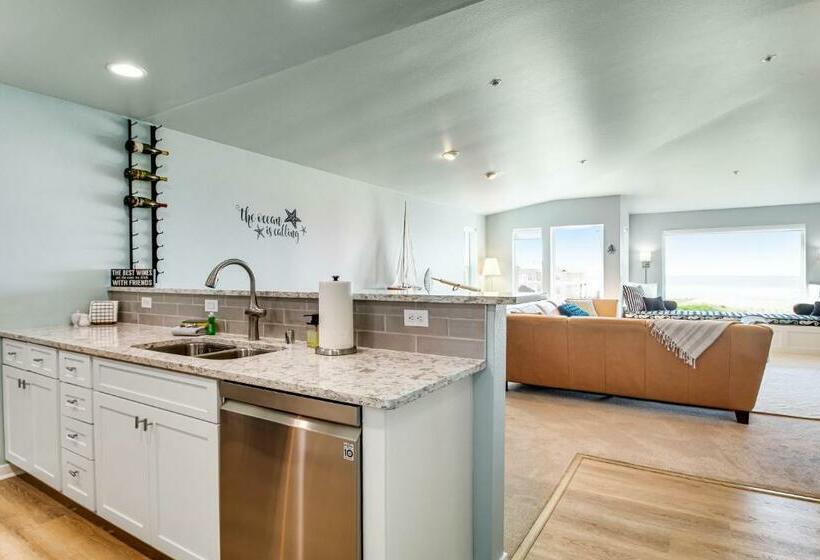 Апартаменты 2 Спальни, The Ocean Is Calling