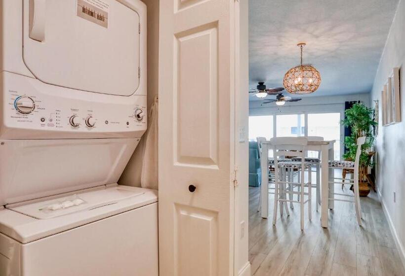 Апартаменты 2 Спальни, Beach On The Rocks