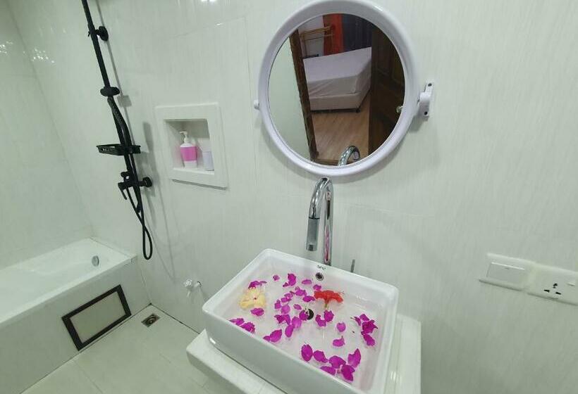 اتاق لوکس, Rasdu View Inn