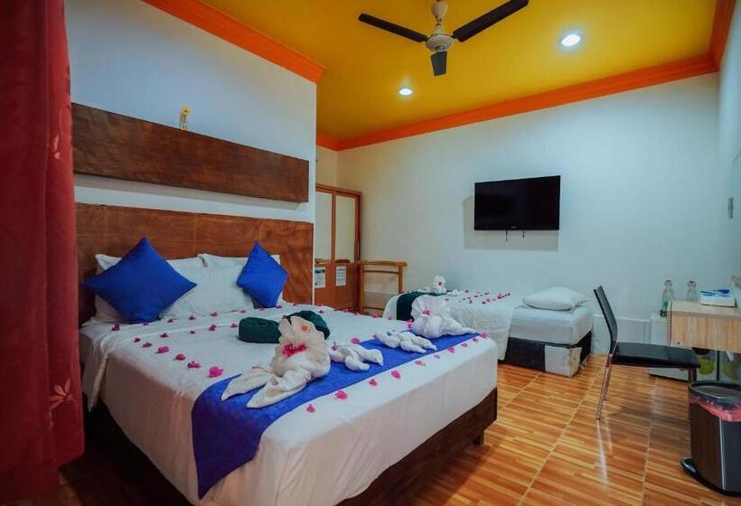 اتاق لوکس سه تخته, Rasdu View Inn