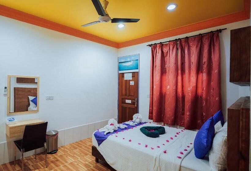 اتاق لوکس سه تخته, Rasdu View Inn