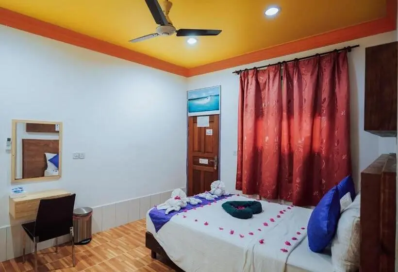 اتاق لوکس سه تخته, Rasdu View Inn