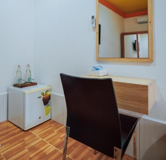 اتاق لوکس سه تخته, Rasdu View Inn