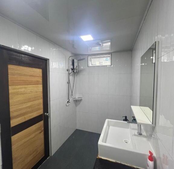 سوییت خانوادگی, Rasdu View Inn