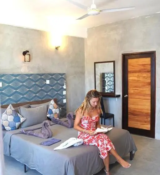 سوییت لوکس, Rasdu View Inn