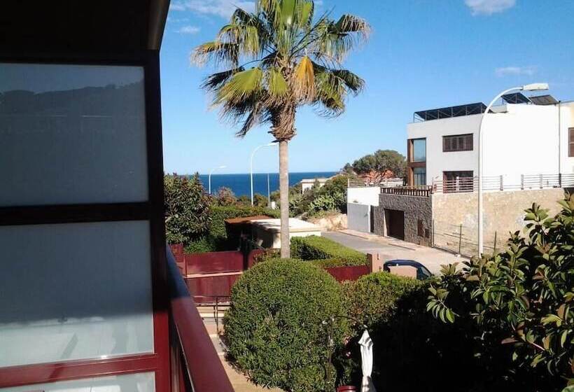 إستوديو قياسى, Aparthotel El Faro