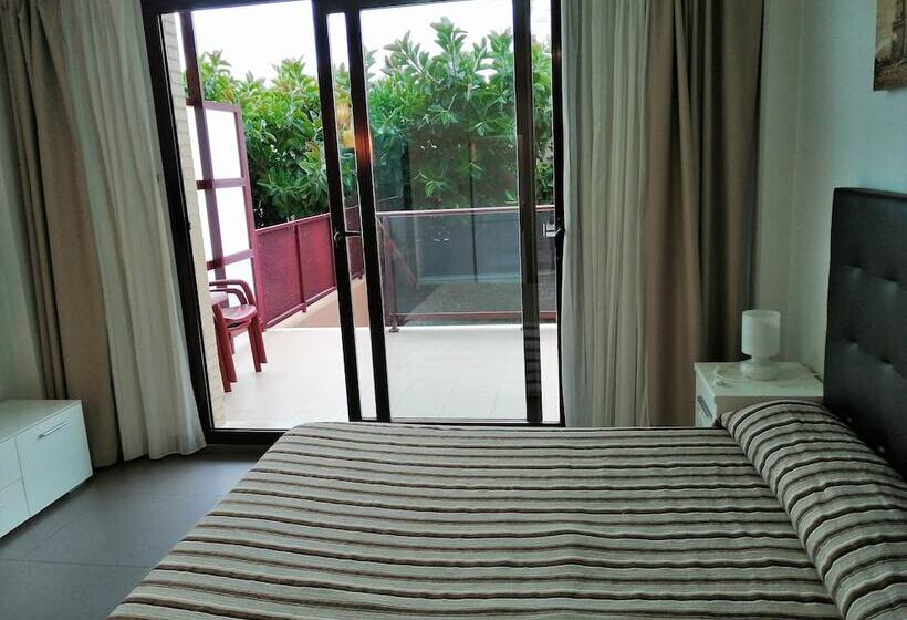 إستوديو قياسى, Aparthotel El Faro